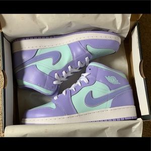 Jordan 1 Mid - Purple Pulse/Arctic Punch - 7Y